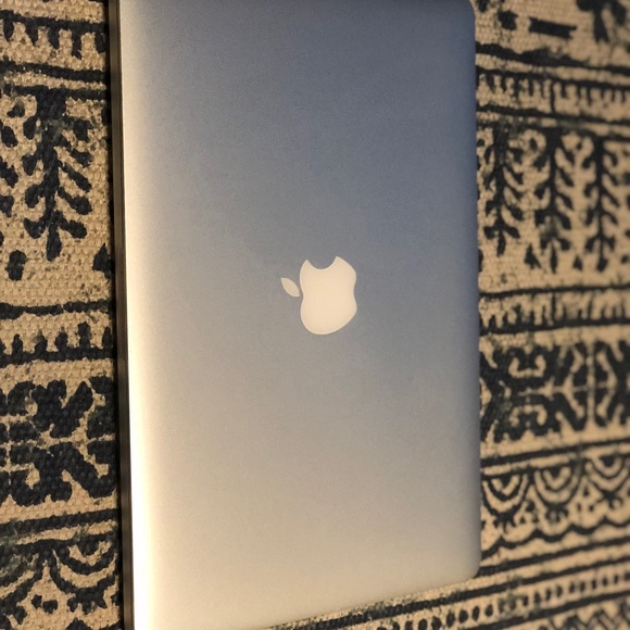 MacBook Pro Retina Display - Picture 2 of 5